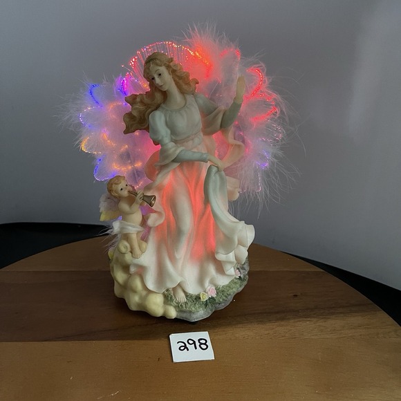 Angel  With Feather Fiber Optic Lights Up And Plays Hark The Herald Angels Sing - Picture 4 of 8